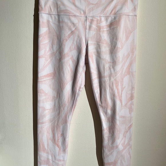 Size L Athleta leggings in white/pink - Picture 4 of 4